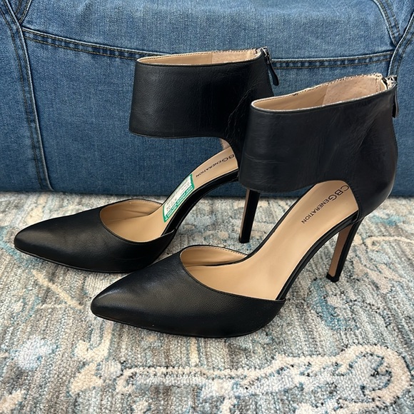 BCBG black stilettos - Picture 2 of 6